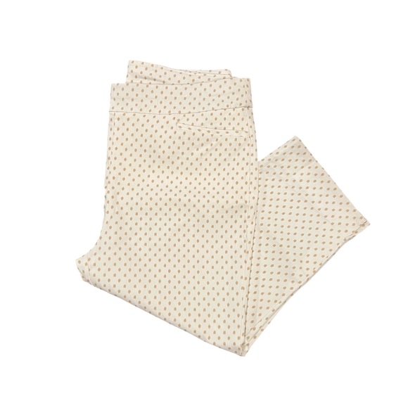 Chico's Pants - NWT $80 Chico’s So Slimming Bridgette Ikat Dot Capri White/Neutral Size 0.5/6